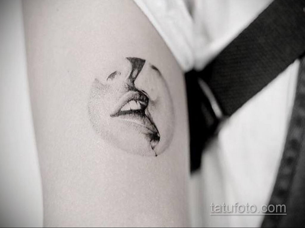 Zdjęcie tatuażu z pocałunkiem 05.07.2021 №188 - pocałunek tatuażu -