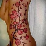 sakura tetoválás az oldalán - fotó példa 12122015 -ből 2. sz