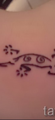 Egyszerű szalamandra tetoválás - példa a képen