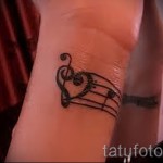 magas és mély basszuskulcs tetoválás 4 kép