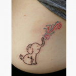 Татуировка на слон и фойерверки от багажника