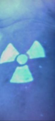 Zdjęcie Tatuaż ze znakiem promieniowania 26.04.2020 №002 -Radiation Tattoo-
