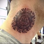 soleil tatouage sur son cou - une photo fraîche du tatouage fini 14072016 2