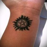 soleil tatouage sur son poignet - une photo fraîche du tatouage fini 14072016 4