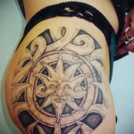 Sonne Tattoo Mädchen - menő fotó a fertigen Tätowierung auf 14072016 2