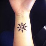 nap tetoválás a csuklón - fotó a hűvös kész tetoválásról 14072016 -ból 3