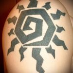 noir soleil tatouage - fotó fraîche du tatouage fini 14072016 2