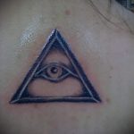 tetovaža trokuta s okom - Primjer fotografije cool tetovaže na 14072016 1