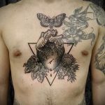 Tetovaža trokuta na prsima - Primjer fotografije cool tetovaže na 14072016 2