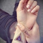 Tetovaža trokuta na zglobu - Primjer fotografije cool tetovaže na 14072016 1