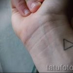 trokutasta tetovaža na zglobu - foto primjer cool tetovaže iz 14072016 2