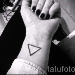 trokutasta tetovaža na zglobu - foto primjer cool tetovaže iz 14072016 3