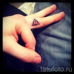 trokutasta tetovaža na prstu - foto primjer cool tetovaže iz 14072016 3