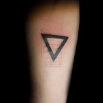tetovaža trokuta pri ruci - foto primjer cool tetovaže iz 14072016 2