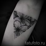 cvijeće u tetovaži trokuta - foto primjer cool tetovaže iz 14072016 1