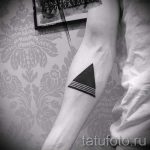 tetovaža crnog trokuta - foto primjer cool tetovaže iz 14072016 1