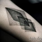 tetovaža crnog trokuta - Primjer fotografije cool tetovaže na 14072016 1