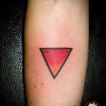 tatouages ​​trougao rouge - primjer fotografije d'un tatouage frais sur 14072016 2