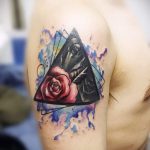 Tätowierung stieg im Dreieck - Foto Beispiel eines kühlen Tätowierung auf 14072016 1