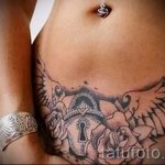 мотиви sur son tatouage de l'estomac - примерна снимка pour la selection de 28022016 3