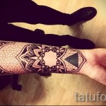 мотиви sur le tatouage du poignet - примерна снимка pour la selection de 28022016 2