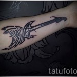 motifs de tatouage sur sa main - un modèle de photo pour la selection de 28022016 2