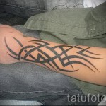 tatouage sur ses modèles masculins de l'avant -bras - примерна снимка pour la selection de 28022016 3