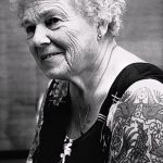 Es sieht aus wie eine Tätowierung in seinem Alter - ein Beispiel für ein Foto 01082016 3