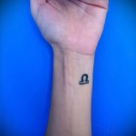 Mérleg tetoválás a csuklón - fotó példa 13122015 -ből, 1. sz