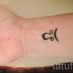 Mérleg tetoválás a csuklón - fotó példa 13122015 4. szám