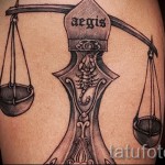 Mérleg tetoválás a karon - fotó példa 13122015 4. szám