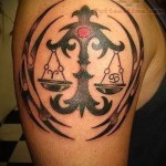 Mérleg tetoválás a karon - fotó példa 13122015 8. szám