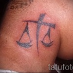 Mérleg tetoválás a nyakon - fotó példa 13122015 -ből 4. sz