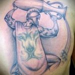 tetoválás vízöntő felirat - fotó - példa a kész tetoválásra 01082016 4149 tatufoto.ru