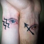 Vízöntő tetoválás a csuklóján - fotó - példa a kész tetoválásra 01082016 1024 tatufoto.ru