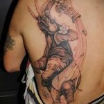 Vízöntő tetoválás a vállán - fotó - példa a kész tetoválásra 01082016 1037 tatufoto.ru
