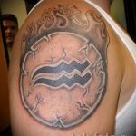 tetoválás Vízöntő csillagjegy - fotó - példa a kész tetoválásra 01082016 1048 tatufoto.ru