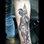 tetováló harcos karddal 9