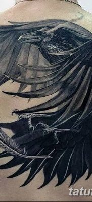 Fénykép egy hollótetoválásról, kelte: 2018.09.15. №176 - holló tetoválás -