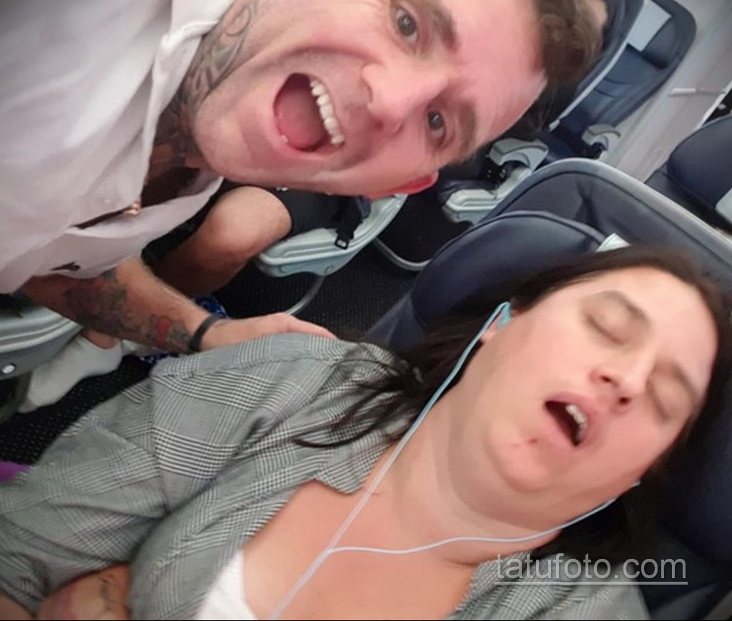 Humor za tetovaže 80LvL - tetovaža portreta usnule supruge na boku kao zla šala - fotografija 3