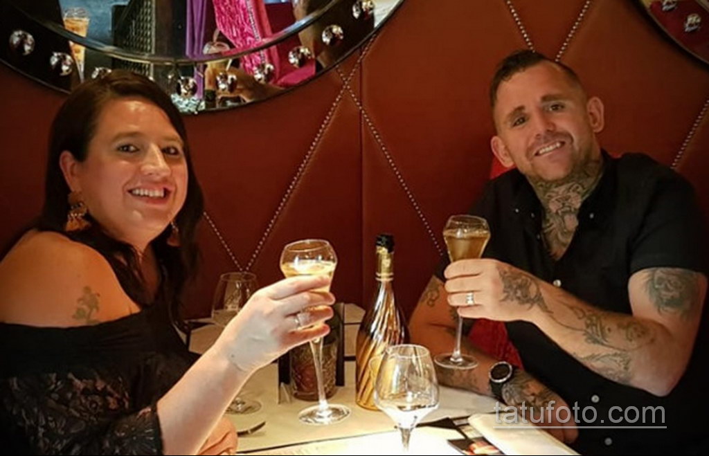 Humor za tetovaže 80LvL - tetovaža portreta usnule supruge na boku kao zla šala - fotografija 5