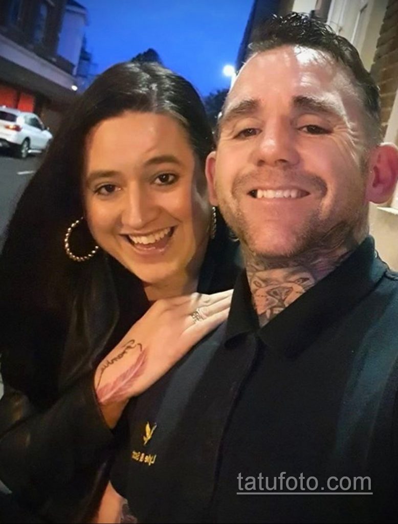 Humor za tetovaže 80LvL - tetovaža portreta usnule supruge na boku kao zla šala - fotografija 1