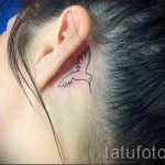 kolibri tetoválás a fül mögött 2