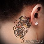 plume tatouage derrière l'oreille - les photos de tatouages ​​options de finis 2