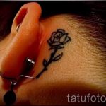 rózsás tetoválás a fül mögött 4