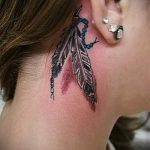 Traumfänger Tattoo hinter dem Ohr - Fotos von fertigen Tätowierungen Optionen 1