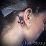 tetoválás a fül mögött a lányok számára - fotók a kész tetoválások lehetőségeiről 13