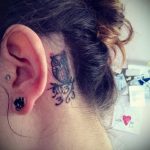 tetoválás a fül mögött lányoknak - fotók a kész tetoválások lehetőségeiről 15