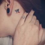 a fül mögötti tetoválások lányoknak - fotók a kész tetoválási lehetőségekről 19