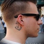 a férfiak fültetoválása mögött - fényképek a kész tetoválási lehetőségekről 1